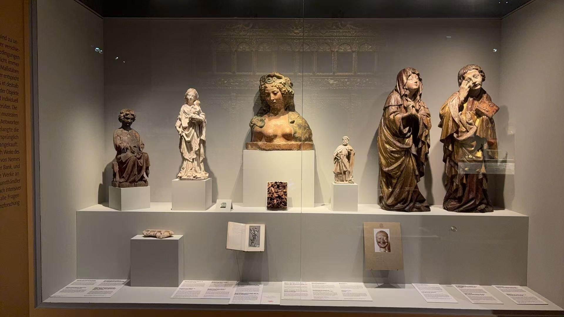 这些作品是如何进入博物馆的？