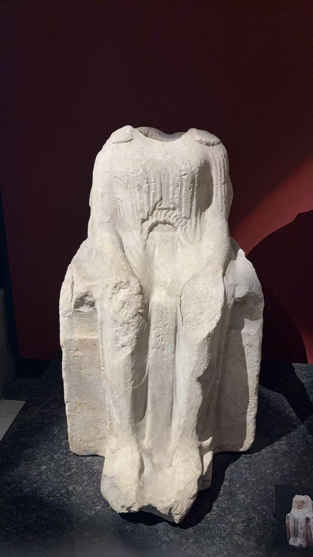 Estatua de una Sacerdotisa