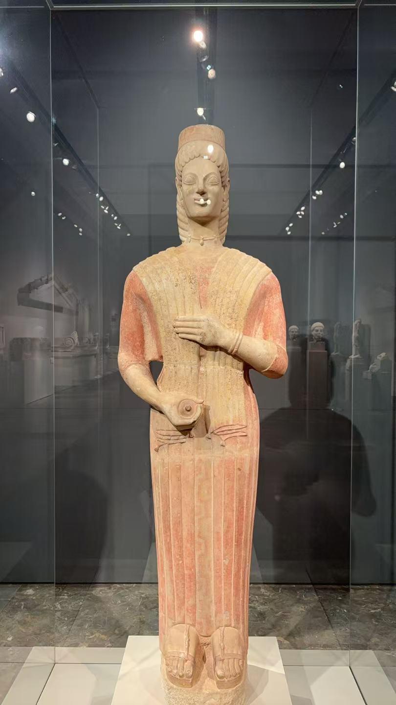 女性墓葬雕像（“柏林女神”）